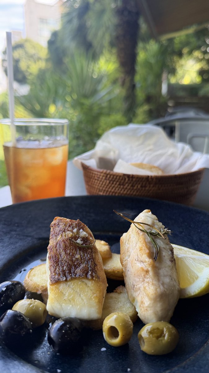 noitchi0505's tweet photo. いい景色でランチ https://t.co/4h5LE7Uflh