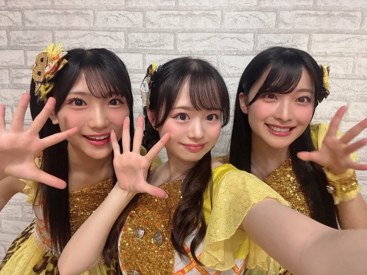 kotomin_48's tweet photo. #無限大ノック公演 ありがとうございました🪄

今日は黄色衣装でいつもよりビタミン感マシマシでした✨
セクシーキャラ大喜利（？）も頑張ったよ✊🏻 https://t.co/E7w7LJ4kBS