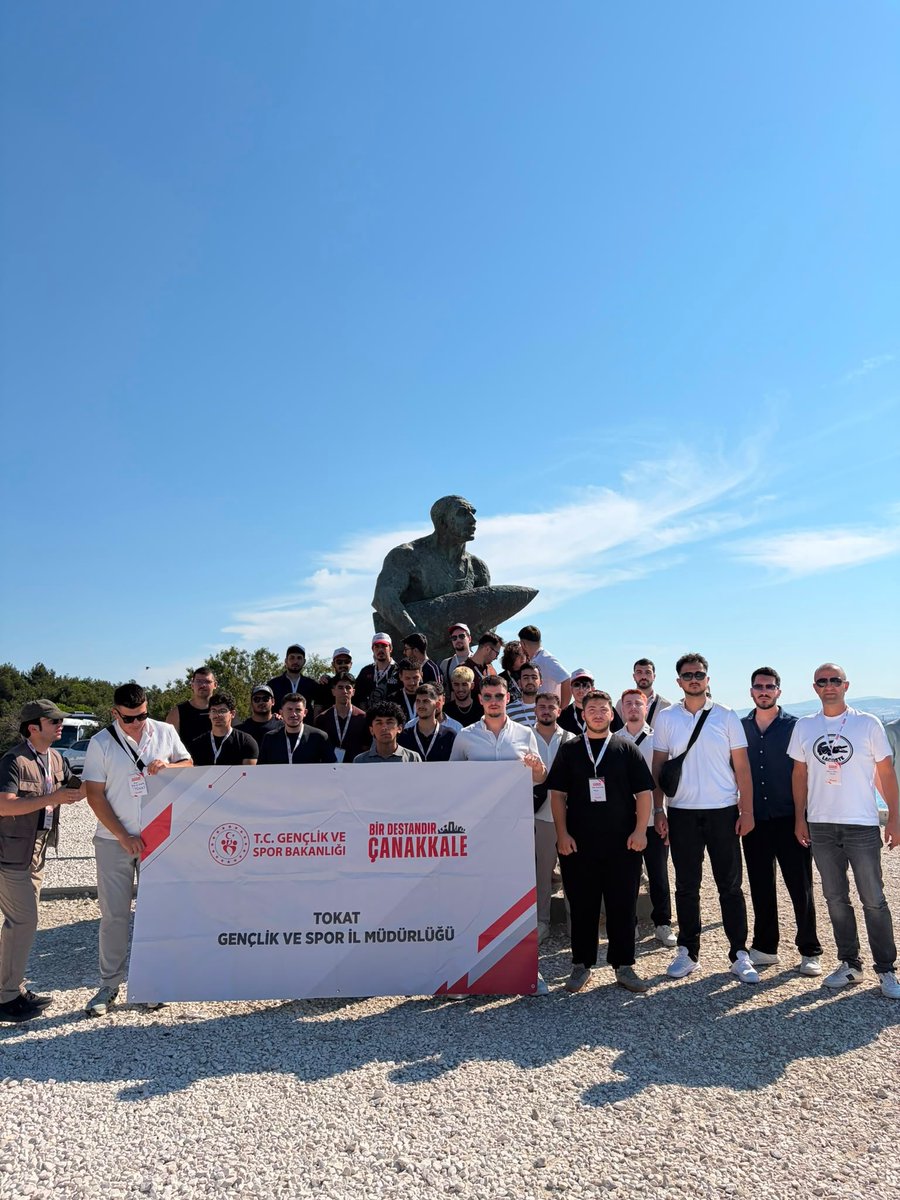 GSB_ZileGM's tweet photo. Çanakkale Ruhuyla 🇹🇷

Bir kez daha Çanakkale yolundaydık…
Bir kez daha gençlerimizi bu eşsiz topraklarla buluşturmanın gururunu yaşadık. 🇹🇷

Tarihin izinde yürüdük, Çanakkale ruhunu yeniden hissettik.
#zilegençlikmerkezi
#gsbgm 
#birdestandırçanakkale🇹🇷 https://t.co/L0FkAfwx9Q
