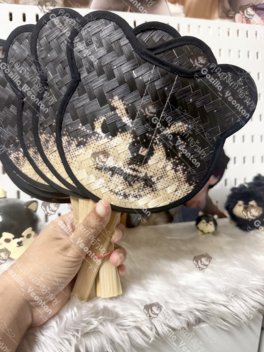 Gozilla_Yeontan's tweet photo. น้อนมาถึงแล้ว เบาหวิว ปลิวลม ขนาดเท่าฝ่ามือกางออก งานสกรีนสวยคมตัดเย็บเรียบร้อยมากๆ 😭 https://t.co/drsEpLMRuJ