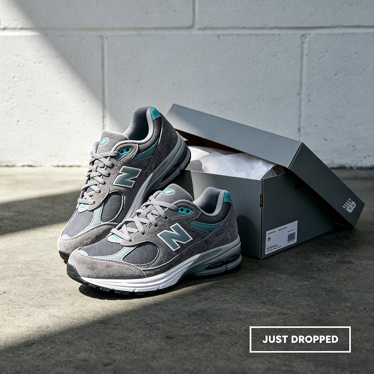 ElevatedSip's tweet photo. New colourway just dropped and it's an instant cop.
Grey tones, chunky sole, that perfect dad-shoe silhouette.
Who's adding these to the rotation? 👇
#SneakerDrop #UKStreetwear https://t.co/0Sejkg0wIJ