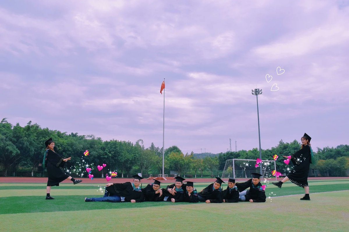 KitchawitK's tweet photo. Off campus with my favorite crew u0026 a diploma that’s finally mine  Graduation hits different when you’re surrounded by people who’ve stuck through every late-night study grind. Next stop: all the adventures we’ve been waiting for!， https://t.co/ITgaAAg12V