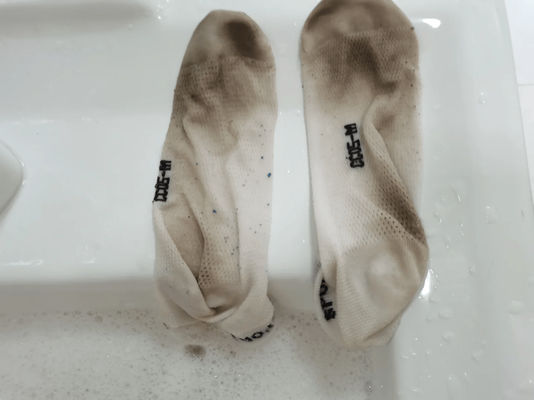 Taayu6's tweet photo. Just folded the last load of laundry and found a lost sock—win for today’s small chore wins ， https://t.co/num0PJjj8H