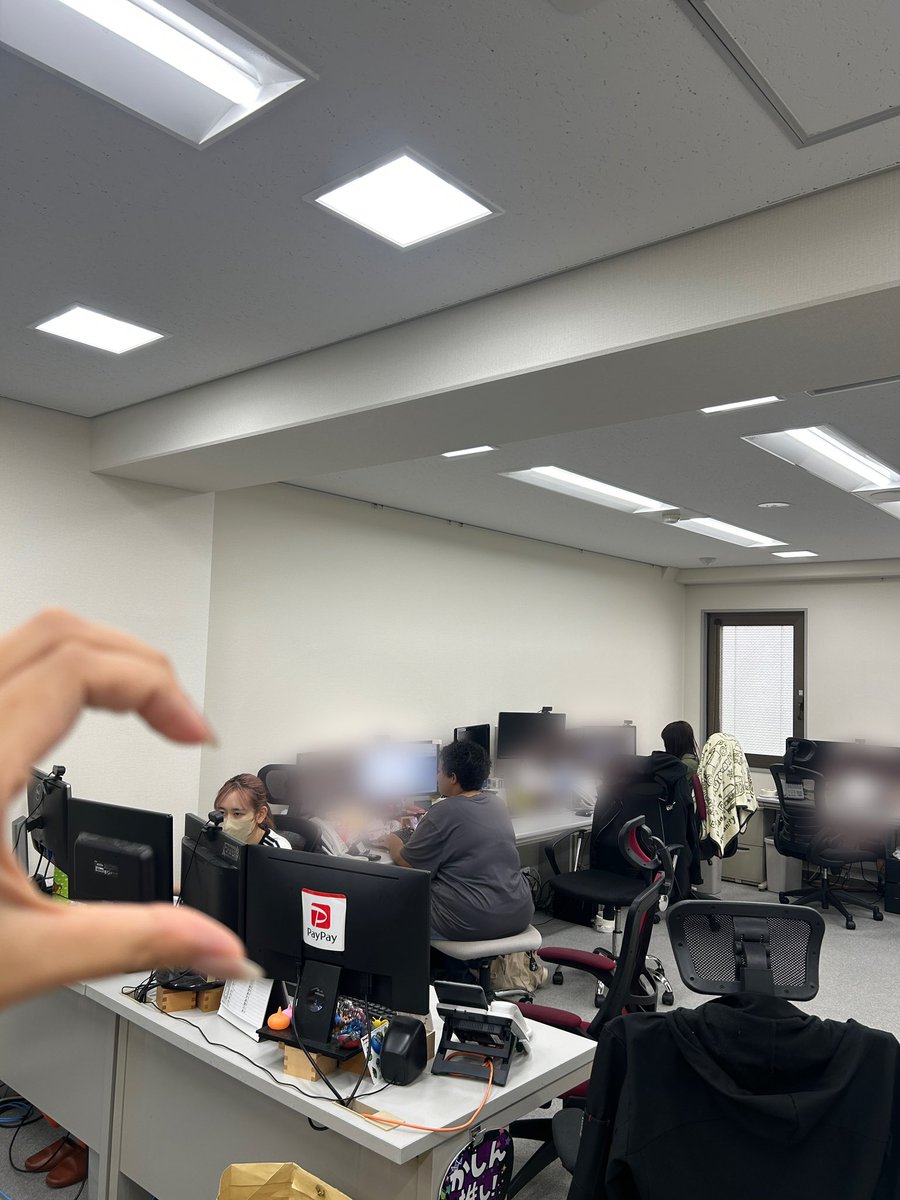 event21_sora's tweet photo. 同期をライブと観光に連れ回しました🫶
移転した東京支店にも初めてお邪魔しちゃいました😍 https://t.co/5X2TNvxCZJ