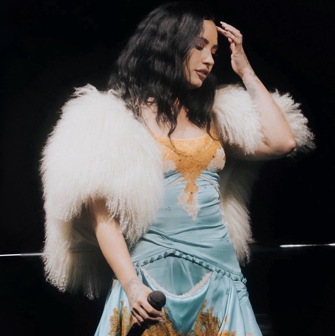 raydevenuss's tweet photo. feliz aniversário demi lovato #teamomeuamor https://t.co/4FL9MjHi7L