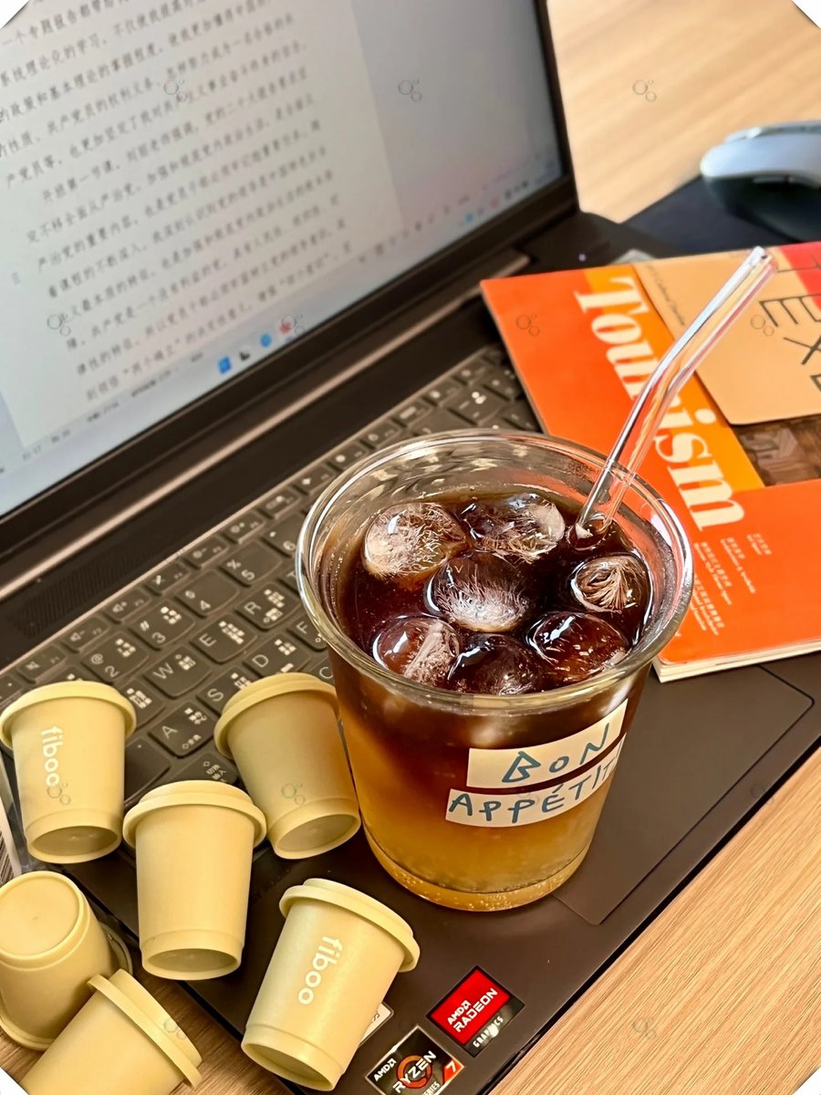 samde03186313's tweet photo. Today I nailed that tricky client report and grabbed my favorite iced coffee to celebrate—small wins make the workday great! https://t.co/jel1NfGatx
