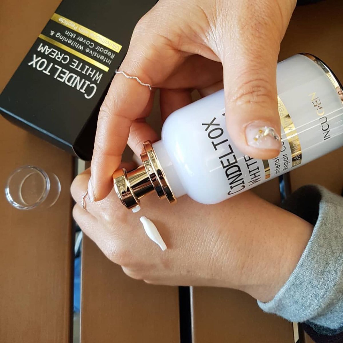 polcamilo's tweet photo. Fresh collagen, 28-vial box, super affordable

This season, skipping fresh collagen would be unfair to your skin. Korean fresh collagen helps skin feel soft, smooth, firm, and velvety. Helps reduce wrinkles, support firmer-looking skin, brighten, https://t.co/1jYzxxpoJn