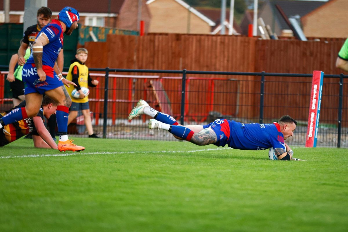 RochdaleHornets's tweet photo. Four days. 
Two away days. 
Two wins. 

A huge performance from the Hornets at FLAIR Stadium last night 🐝🔥

Match report: https://t.co/y27j7gcWpx https://t.co/YI5mYiYFIQ