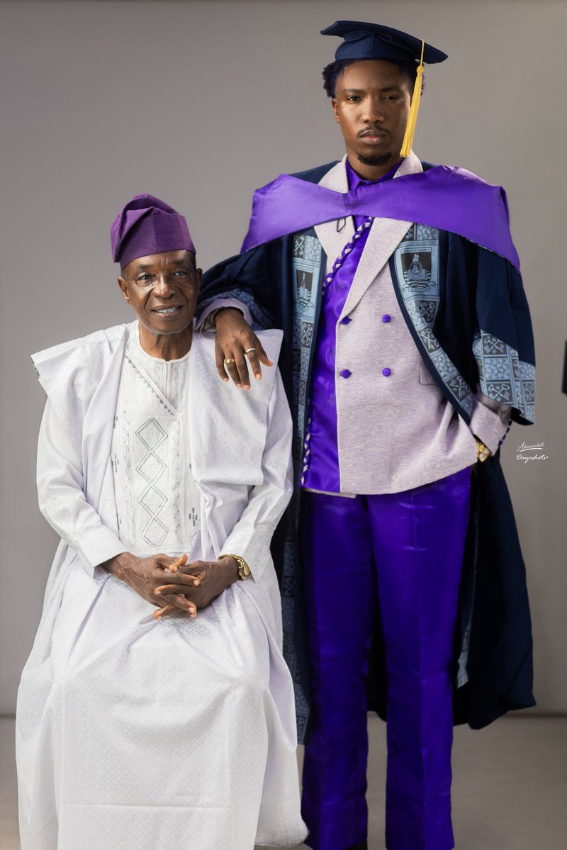 _aanuade's tweet photo. To my amazing parents, thank you for believing in me,
Your sacrifices, encouragement, and prayers carried me through every stage of this journey. Today's success is a reflection of your love and dedication. God bless you always. Happy Convocation to Us🥂 https://t.co/tHhFIEhsYd