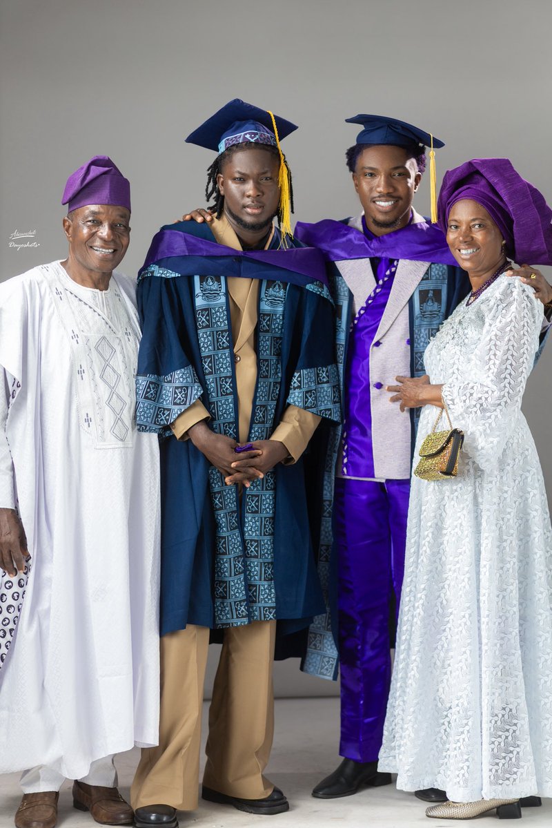 _aanuade's tweet photo. To my amazing parents, thank you for believing in me,
Your sacrifices, encouragement, and prayers carried me through every stage of this journey. Today's success is a reflection of your love and dedication. God bless you always. Happy Convocation to Us🥂 https://t.co/tHhFIEhsYd