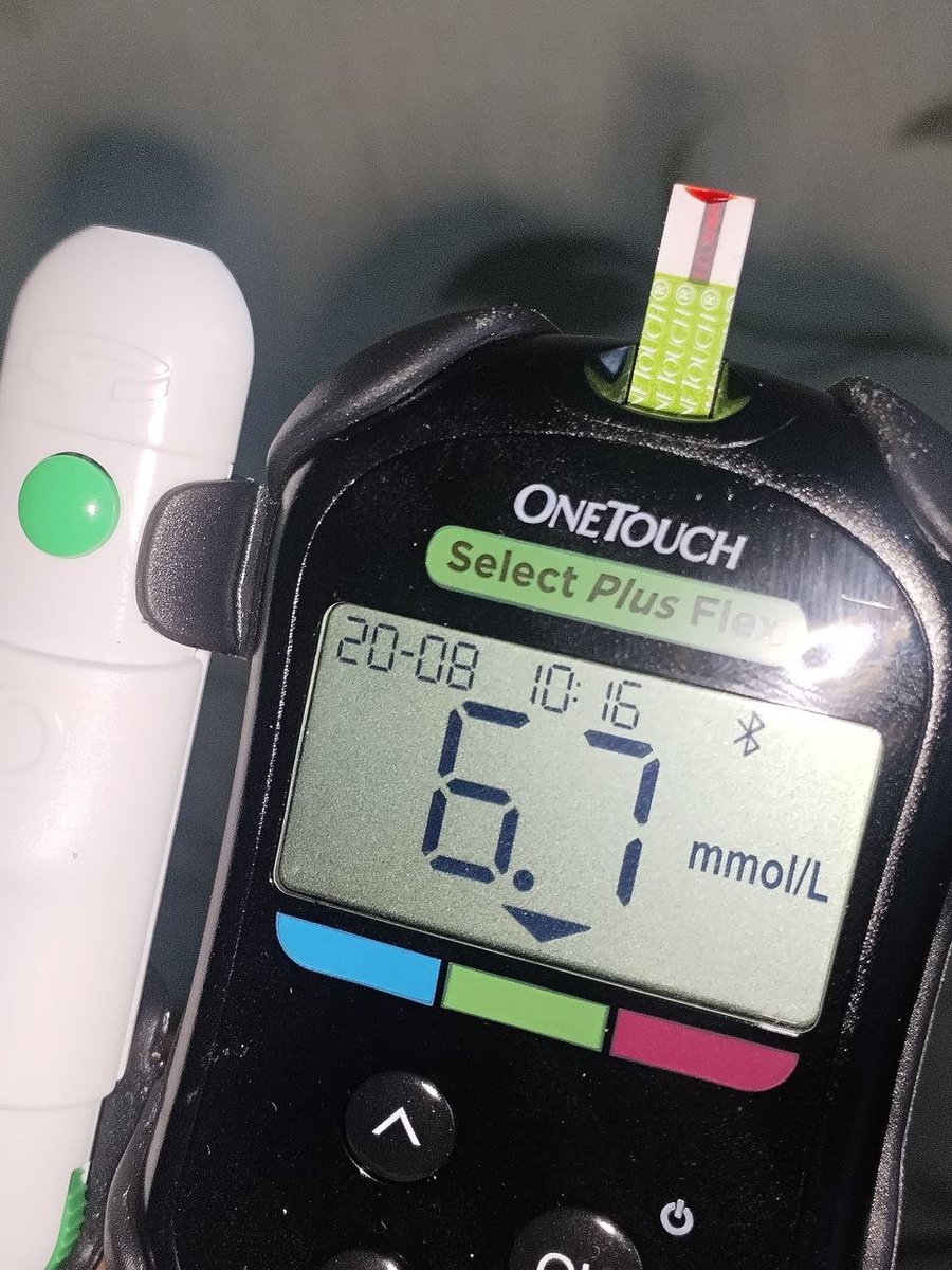 uncomf0rtabIe's tweet photo. в моей крови сикссевен https://t.co/kCLygb9tco