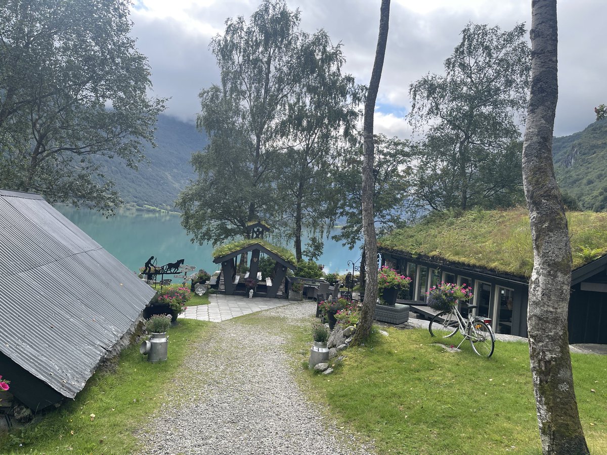 nghnahmt's tweet photo. Dünyada cenneti görmek isteyen Norveç’e gelsin 😍🇳🇴Çok güzel cennet gibi #norway #norveç #norwegen https://t.co/b7DDxnILa1