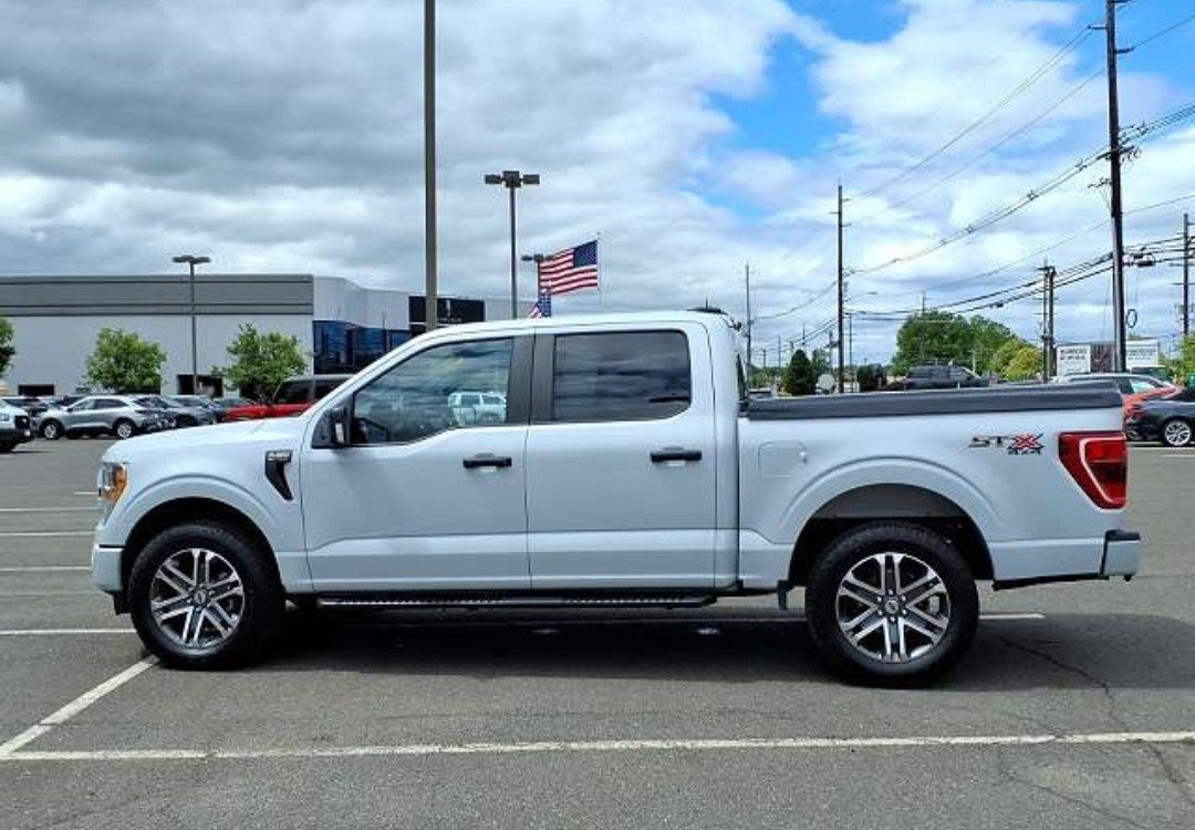 jessica_wolfson's tweet photo. 2021 Ford F-150 XL
Price: $26,750
Body style: Pickup 
Drive type: 4WD
Engine: 6 cyl
Interior color: Black
Fuel: Gasoline 
Exterior color: White 
Milage: 75.9k mi 
Transmission: Automatic https://t.co/wJTA6SUdqy