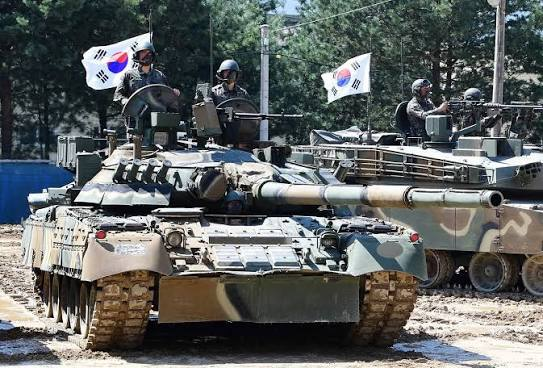 Sky010609's tweet photo. @MENAhnenerbe @Nobbie_OCs @Mikelan125R well actually, they does use those tanks and thingy, Russia give it to them back then to paying their debt https://t.co/WArB2dgHAv