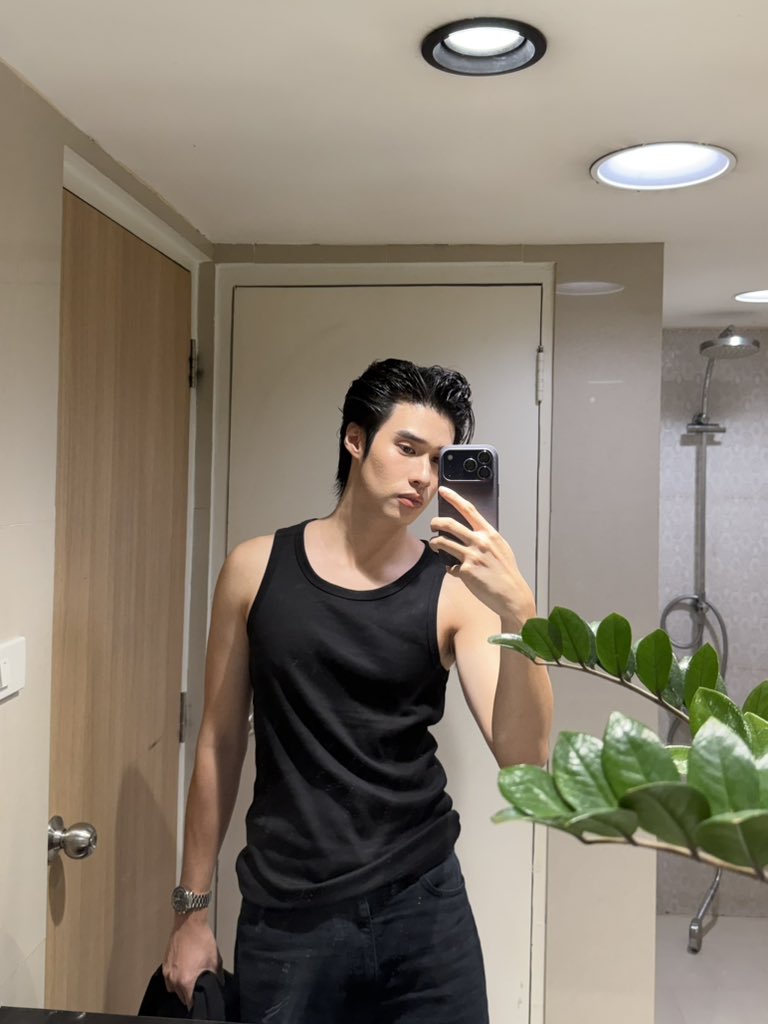 peakpeemapol's tweet photo. พิ้กหลบ https://t.co/fI1MV4Jxnm