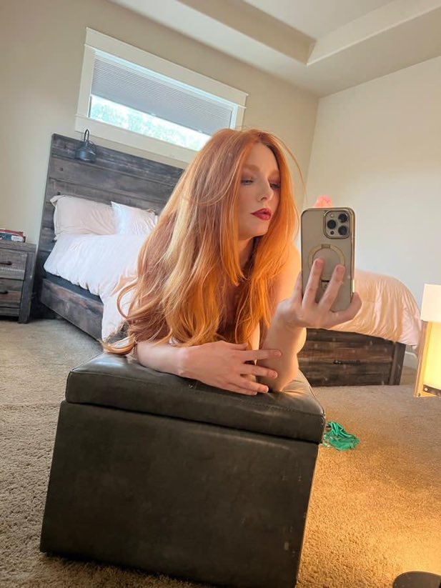 LacyLennons5's tweet photo. Good morning everyone 🌞😘 it’s Thursday, let’s have vibes together All 😘😍🤪🍆👅 https://t.co/auFekwa0AS