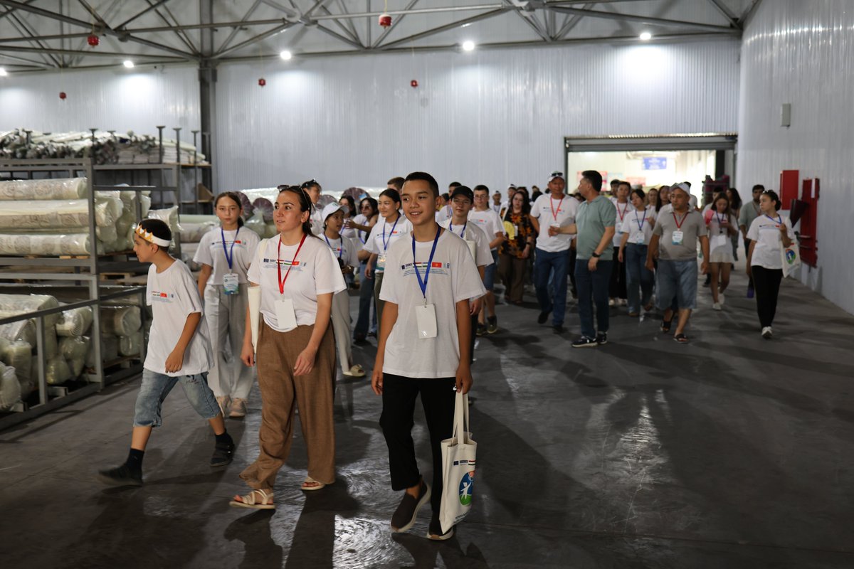 oscedushanbe's tweet photo. ♻️ 33 young environmental leaders from 🇰🇬 🇹🇯 🇺🇿came together at EU-funded regional summer camp "Our Green House" in Guliston,Tajikistan. 
🧹 From cleaning the Kayrakkum Reservoir 🫧 to joint action plans, they turned shared challenges into action .
#oscedushanbe https://t.co/PvkGhjpgeM