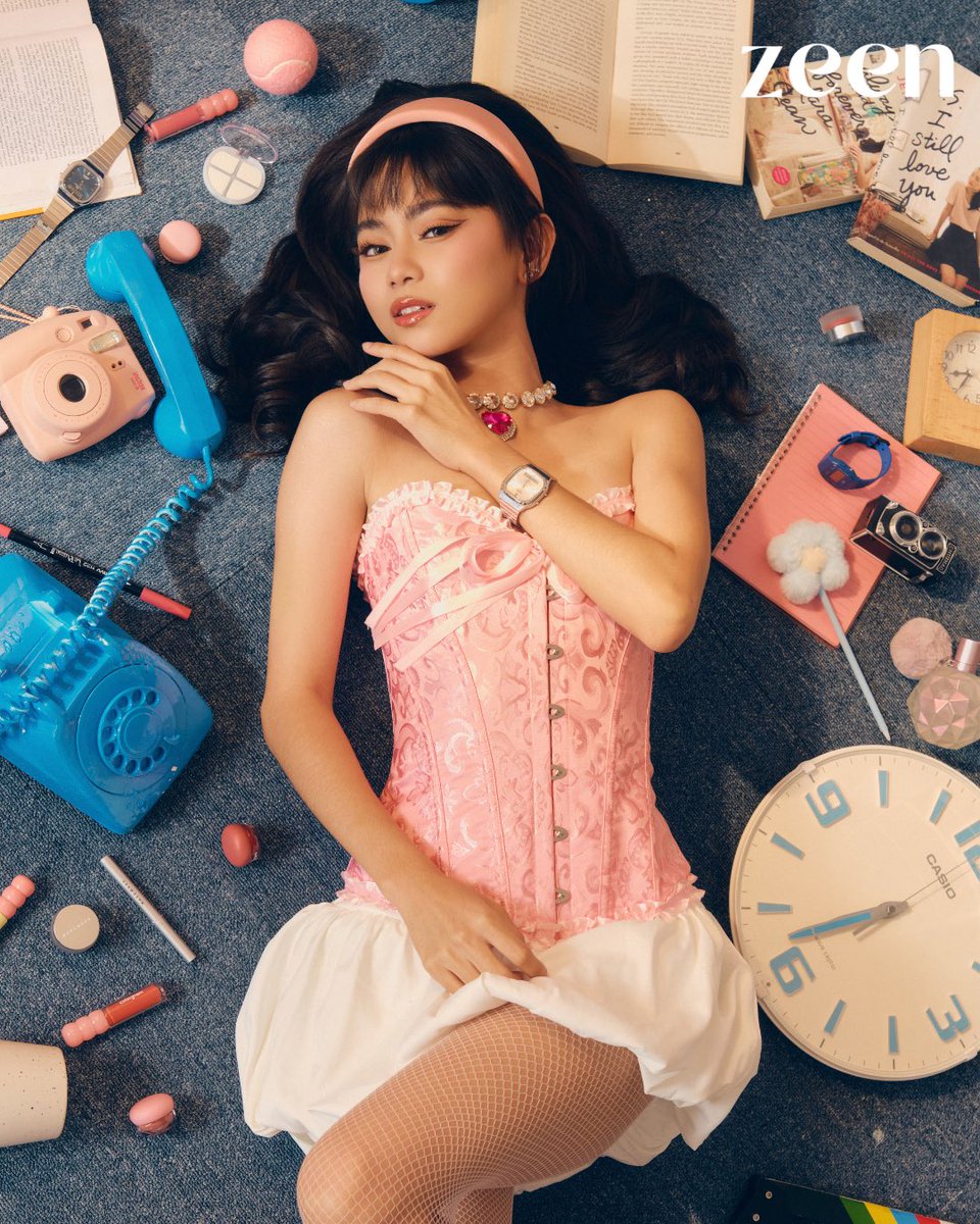 zeenmagazineph's tweet photo. Chief Editor | Real Florido
Creative Director | Murielle Tanchanco
Photography Team | Genio Frondoza, Emman Escultor
Production Admin | Allen Castro
Content Producer | Abby Ramos
Editorial Writer | Francesca Bacordo
Multimedia Artist | Phoenix Cabuay
IT Officer | Franz Dela Cruz https://t.co/r37xMVlWYX