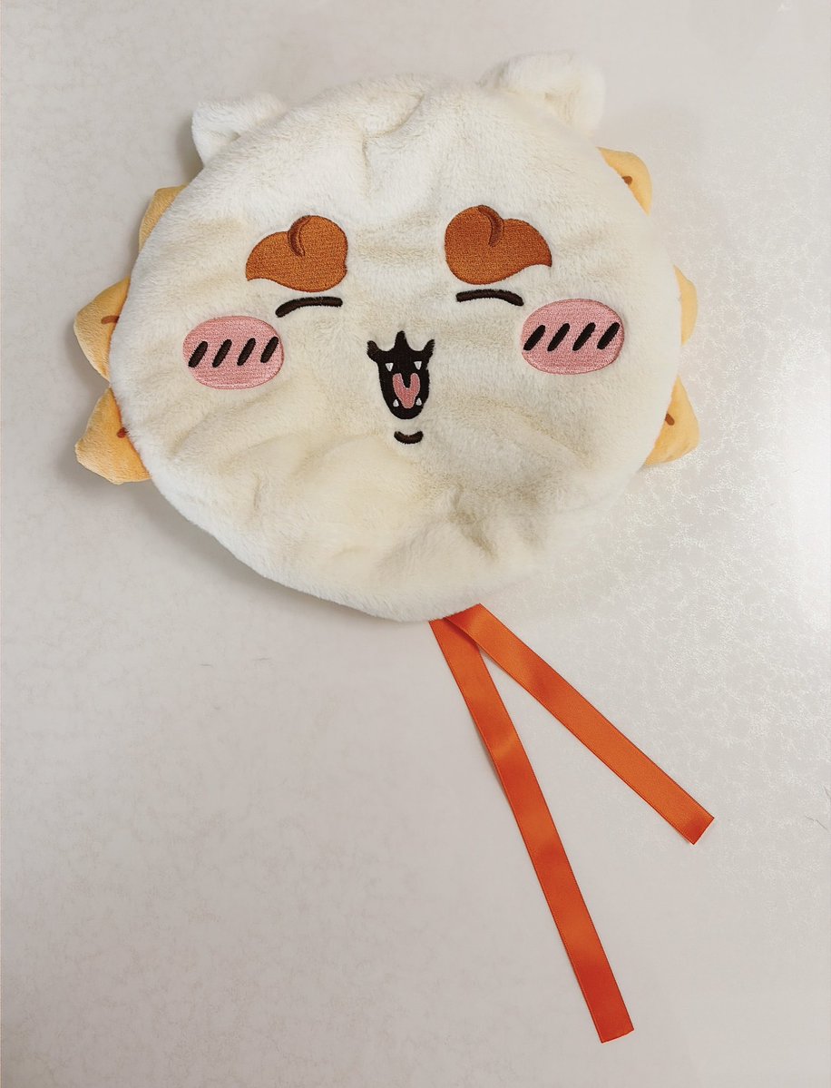 kanasi_sa_'s tweet photo. ちいかわパークでの購入品！
1万円以上買ったのでびんよよもらえました！
被り物シーサーちゃん史上1番もふもふなのでたまに抱きしめてます☺️
いとおシーサー꒰(՞..◜ヮ◝..՞)꒱ https://t.co/V9cJ7na8Ek
