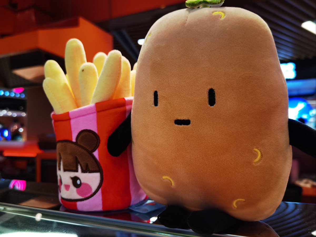 soft_syl's tweet photo. Nothing beats sharing your favorite snacks with friends  These crispy chips are way too good to keep to myself! https://t.co/nXtyCBXTBa
