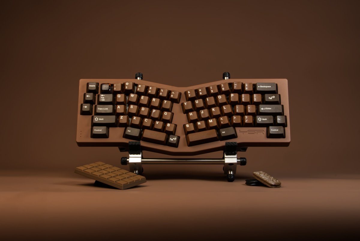 sabineko_anko's tweet photo. Keyboard: TGR Lena mini Chocolatier
Switch: NOOIR x Gateron N Switches (Amber)
Keycap: GMK Chocolatier
#KEEB_PD #KEEB_PD_R316 https://t.co/viOFXX37SD
