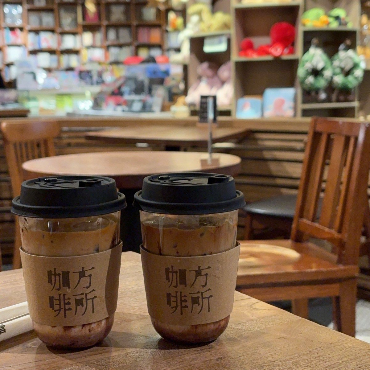 mb1256878's tweet photo. A stranger bought my forgotten coffee and left a sweet note: "Forgot today doesn’t mean tomorrow’s not yours. Have a nice day!" Restored my whole morning. https://t.co/8n2J70J8ie