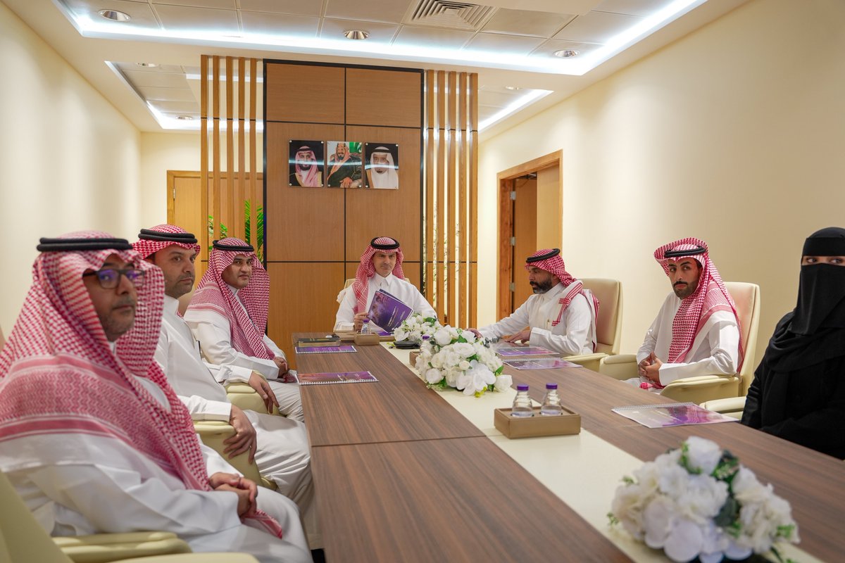 JoufUniversity's tweet photo. #خبر |
برعاية سعادة رئيس الجامعة أ.د. محمد بن عبدالله الشايع، #جامعة_الجوف، ممثلةً بعمادة شؤون الطلاب، تطلق برنامج استقبال الطلبة المستجدين "جامعتك.. وجهتك" خلال الفترة من 21 أغسطس إلى 3 سبتمبر في تجربة نوعية تتجاوز مفهوم الاستقبال التقليدي إلى رحلة جامعية نوعية متكاملة تبدأ منذ الأسبوع الأول للطالب، عبر ثلاث مراحل مترابطة؛ تشارك فيها 25 جهة و6 إدارات ومستهدفة أكثر من 2500 مشارك وزائر، وتستهدف تحقيق أكثر من 1200 ساعة تطوعية.
https://t.co/8b7dHQss6V