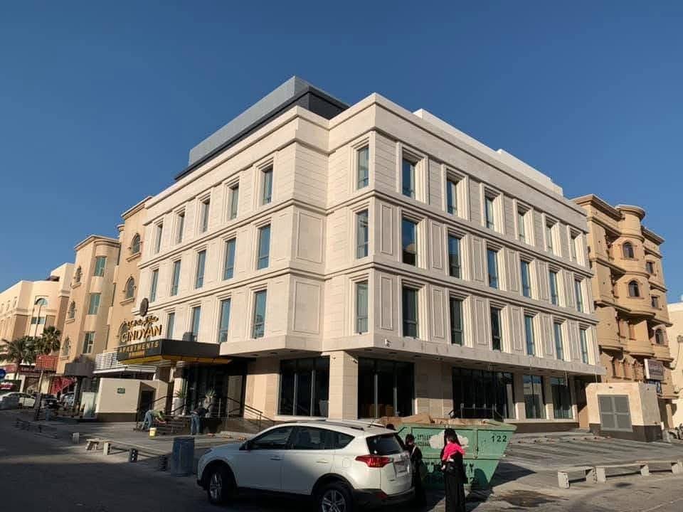 alen_marble's tweet photo. توريد وتركيب حجر طبيعي 
واجهة عمارة تجارية انيقة تم اكسائها بحجر نساح ابيض فاخر
للاستفسار 0554982894 https://t.co/ib6NSAxX36