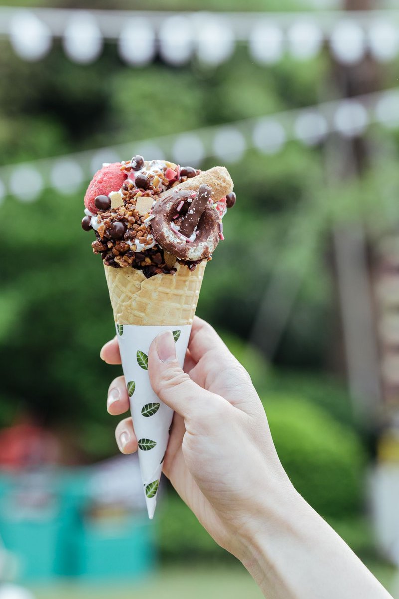 RyleePrinccs's tweet photo. Hoy probé el primer helado de matcha con chispas de chocolate blanco, y cada bocado es una explosión de sabor única que transforma la tarde. https://t.co/Vlm08F1QYj
