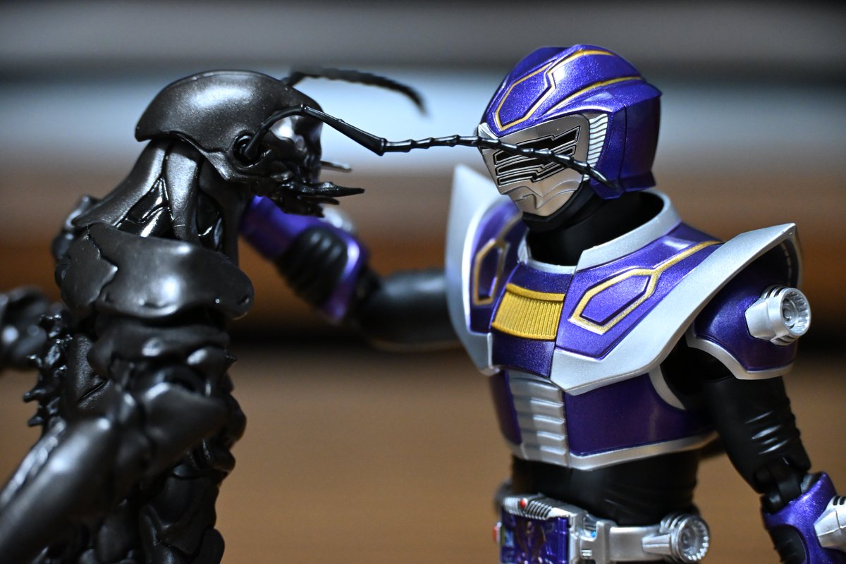 hamaken14's tweet photo. 『ここかァ…
　　　　　　　　祭の場所は…』

SHフィギュアーツ真骨彫　仮面ライダー王蛇

格好いい❗
とにかくイイ‼️
Sexyice の蟻も相手にちょうどイイ‼️
#オモ写
#フィギュアーツ
#仮面ライダー王蛇 https://t.co/QPwbFE081c