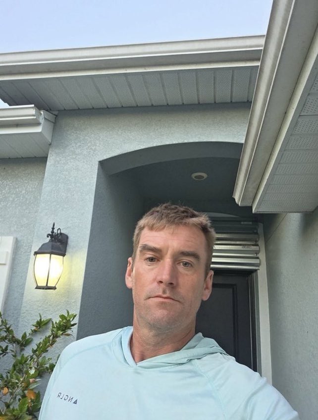 derick9978's tweet photo. Are you free ? https://t.co/3GVnqIz61g
