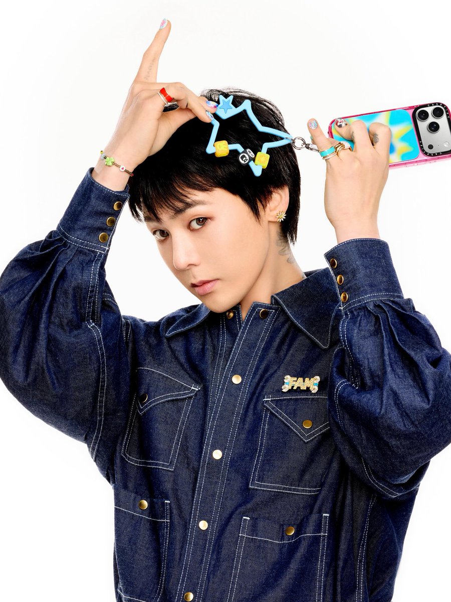 always_gd's tweet photo. “MAKE iT YOURS.”
G-DRAGON × CASETiFY

#GDRAGON #지드래곤 #권지용
#CASETiFY #GDRAGONxCASETiFY https://t.co/XKAbTiTnWa