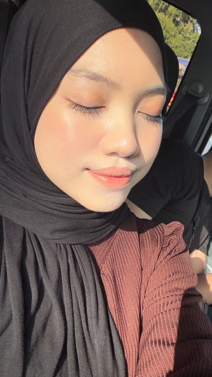 Loveframeee's tweet photo. Maaf syakap… memang MELAMPAU eh 2 produk ni?!! 😭 Kenapa buat skin aku jadi macam niii?? https://t.co/HbbK89L6xr