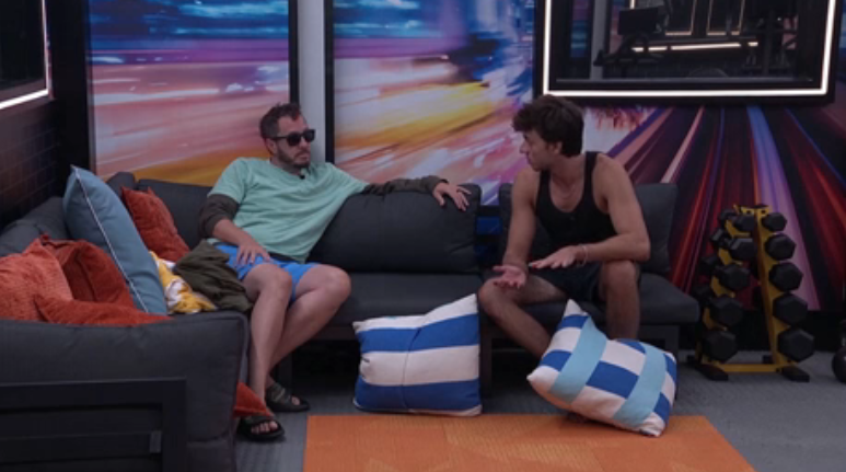 rbbq's tweet photo. Things You "Need To Know" - Day 44 #BB28

1. Haley/Kamu agree to evict Angela if one of them wins Block Buster
2. Taylor campaigns to keep Kamu, saying not to give the icons everything they expect
3. Haley warns Kamu/Taylor/Yash that she overheard Barrett/Drew talking to Dee/Devens about the vote (and that they are close)
4. Mallory clocks that Mosh Pit was formed to evict Kamu, she does not want to blindside Yash
5. Barrett warns Dee/Devens that Drew was vocal (mentioning Devens' name) about the Icons being threats last week
6. Dee/Devens worry after Mallory/Melody/Drew spend a lot of time in HoH w/ Yash

Eviction Scenarios (as of now) - these are still up in the air as Mallory/Melody continue to waver, but if Angela wins Block Buster Barrett/Dee/Devens/Drew/Angela control a majority and will evict Kamu over Haley

Angela vs. Haley: Haley Evicted*
Angela vs. Kamu: Kamu Evicted*
Haley vs. Kamu: Kamu Evicted

What To Watch For Today
- Block Buster Competition
- Eviction
- HoH