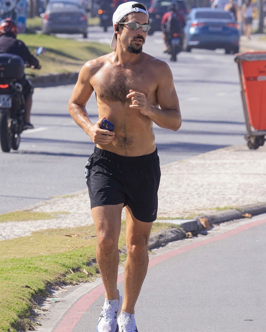 nicolasprattfc's tweet photo. pique de mlk, força de homem 💪🏻🔥 @nicolasprattes https://t.co/xYg2m1x2UX