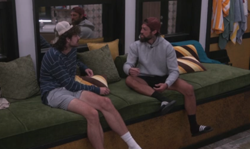 rbbq's tweet photo. Things You "Need To Know" - Day 44 #BB28

1. Haley/Kamu agree to evict Angela if one of them wins Block Buster
2. Taylor campaigns to keep Kamu, saying not to give the icons everything they expect
3. Haley warns Kamu/Taylor/Yash that she overheard Barrett/Drew talking to Dee/Devens about the vote (and that they are close)
4. Mallory clocks that Mosh Pit was formed to evict Kamu, she does not want to blindside Yash
5. Barrett warns Dee/Devens that Drew was vocal (mentioning Devens' name) about the Icons being threats last week
6. Dee/Devens worry after Mallory/Melody/Drew spend a lot of time in HoH w/ Yash

Eviction Scenarios (as of now) - these are still up in the air as Mallory/Melody continue to waver, but if Angela wins Block Buster Barrett/Dee/Devens/Drew/Angela control a majority and will evict Kamu over Haley

Angela vs. Haley: Haley Evicted*
Angela vs. Kamu: Kamu Evicted*
Haley vs. Kamu: Kamu Evicted

What To Watch For Today
- Block Buster Competition
- Eviction
- HoH