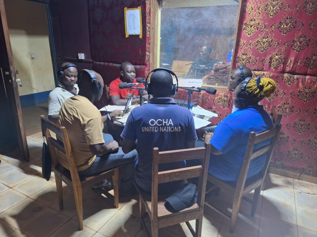 NdoyamaO's tweet photo. -

📍Bangassou

Malgré l’insécurité &amp; les défis d’accès, les humanitaires continuent d’#AgirPourLHumanité en apportant d’aide vitale aux personnes +vulnérables dans le sud-est #RCA. En cette Journée mondiale de l’aide humanitaire, nous rendons hommage à ces héros https://t.co/zi2faagrDj