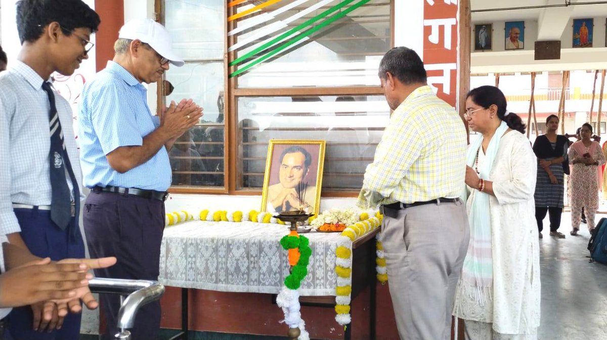 jnvhowrahwb's tweet photo. Sadbhavana Diwas, 20 August celebrated at PM SHRI JNV Howrah W.B marked as  Rajiv Gandhi's Birth Anniversary, National Harmony, National Integration, Communal Harmony, Peace, Brotherhood, Unity in Diversity.  
#JNVActivity #NVS
@NVS_HQ @EduMinOfIndia https://t.co/vAE8QvGHqt