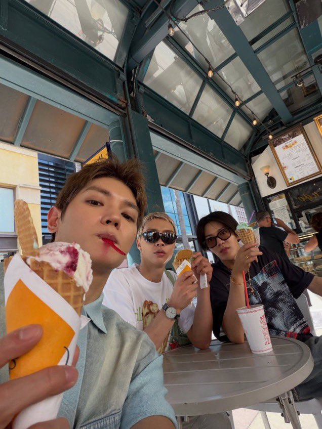 gummysuh's tweet photo. ทริปสุขใจวัยเกษียณ 
แคปชั่น: ทริป…กับ..เพื่อนๆ..มี..ความสุข https://t.co/zvJDDNPtEi