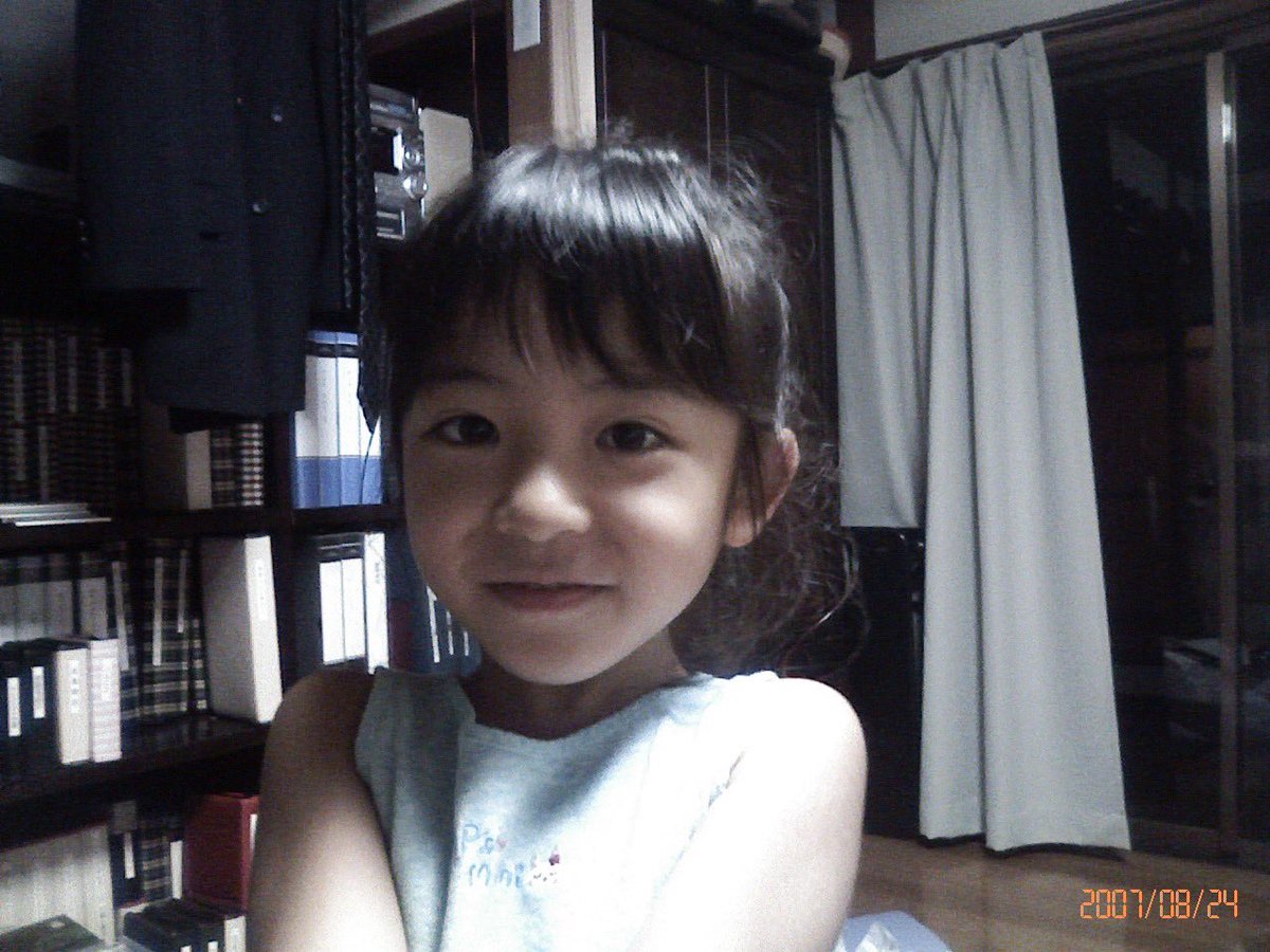 mizuki_asakura_'s tweet photo. 急に夜中にパパから昔の写真送られてきて泣いてる、ありえない可愛さ https://t.co/DRRBX1jIeS