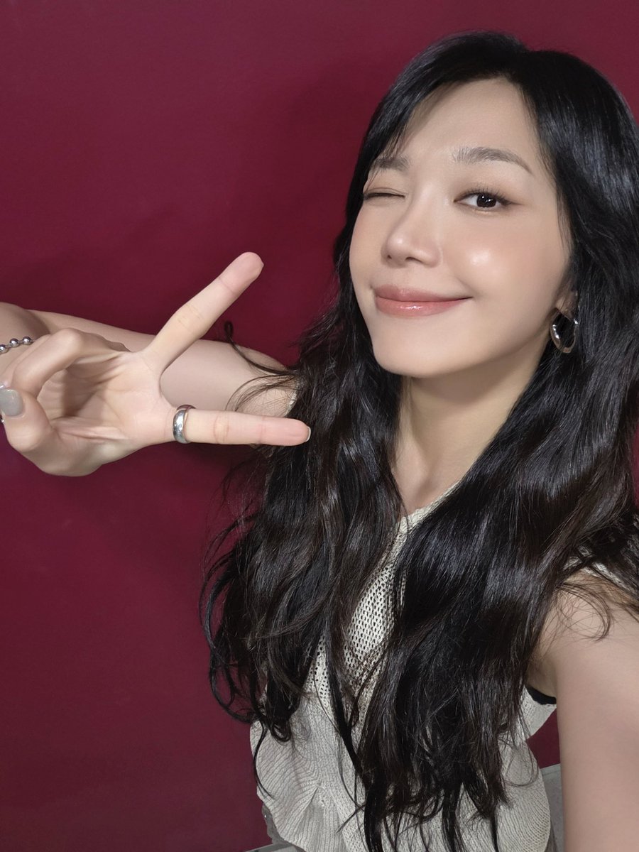 JeongEunJi_X's tweet photo. [#정은지] 

시원함이 느껴지는 “잇츠라이브” 부터
한 여름 낭만 캠핑 “낭만유랑단” 까지
모두모두 보러가기👀🫶

#은지 #EunJi #에이핑크
#Summer_I #썸머아이 https://t.co/YAdJnvNXWH