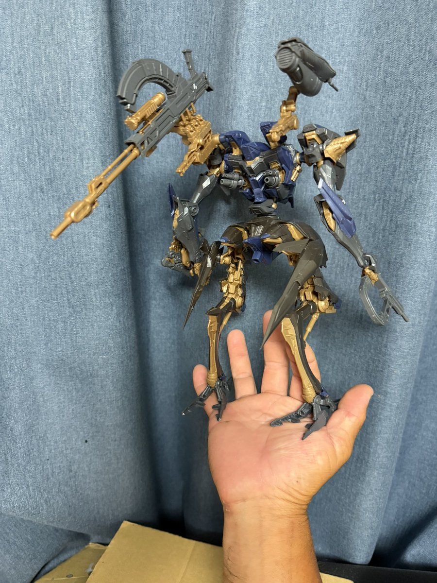 Gr400abs's tweet photo. コトブキヤのスティールヘイズ完成しました！！パーツは非常に細かいのですが作りやすかったです！！1万超えの高額キットですがデカいしカッコいいし大満足です！！待たせたな戦友！！ https://t.co/WncsN8DSAk