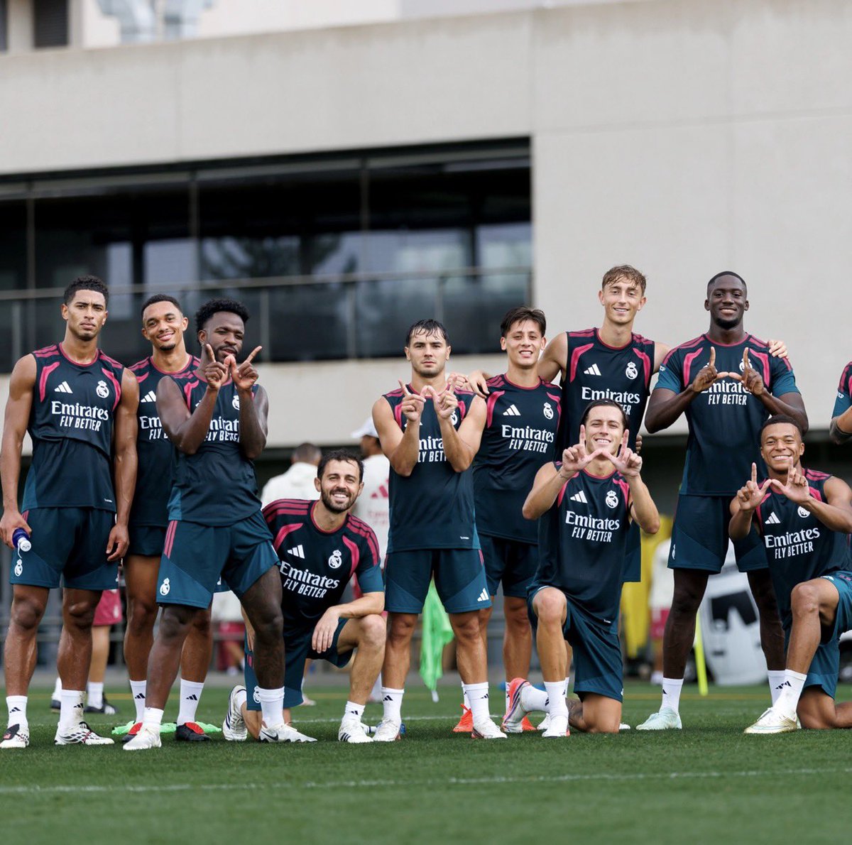 kykyyse's tweet photo. so basically every team that has Jude and mbappe wins? love this energy hopefully we see it in the league matches too https://t.co/NzqsNo93Pg