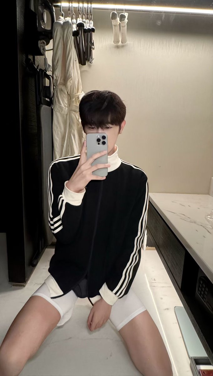 yangzai0688's tweet photo. 男子汉大🍑好痒好想要被大🐔狠狠插入 https://t.co/4ZkLRvKkmB