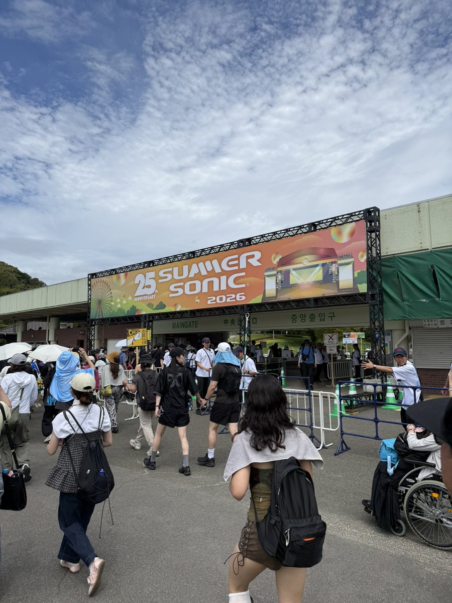 krislam229's tweet photo. サマソニ大阪

前日に経験があったおかげで、どう遊ぶのが一番いいか分かりました🙇🏻
Ado最高🫶🏻💙 https://t.co/Bk93z5avhT