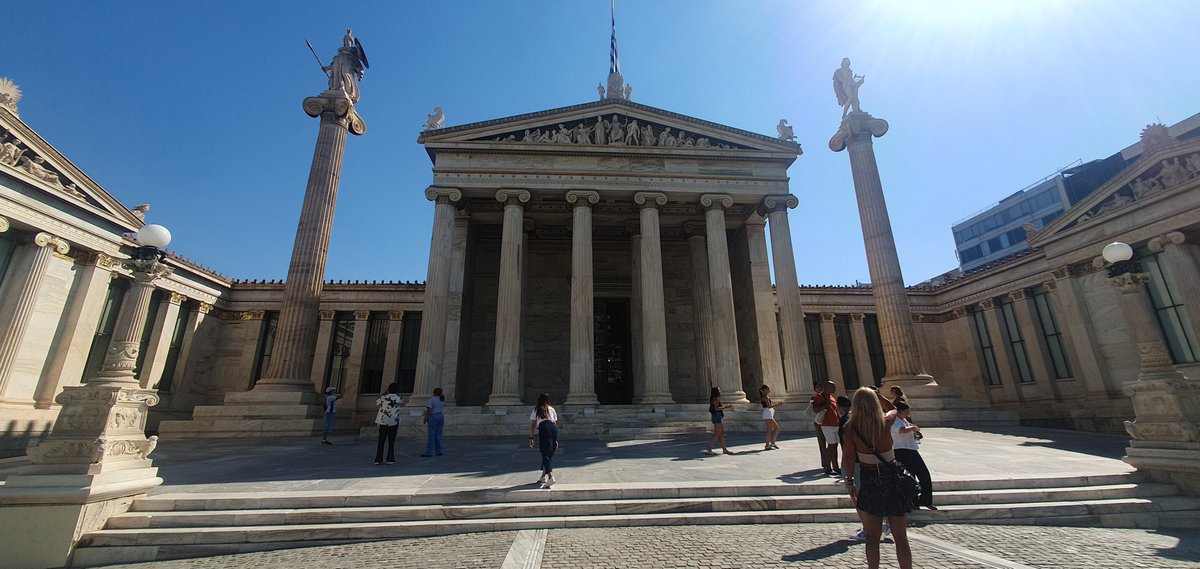 VinicAlejandro's tweet photo. El curro en #AtenasGrecia, con resultaos eficiente, vale. https://t.co/YNDgURsCJx