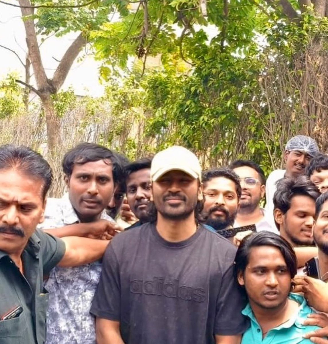 Kokikumaaru's tweet photo. #OM Shooting spot 💥💥💥  #pollathavan frame #sendraayan joined set 👀🔥🔥🔥

@Rajkumar_KP ✒️📈 https://t.co/165buQHtPX