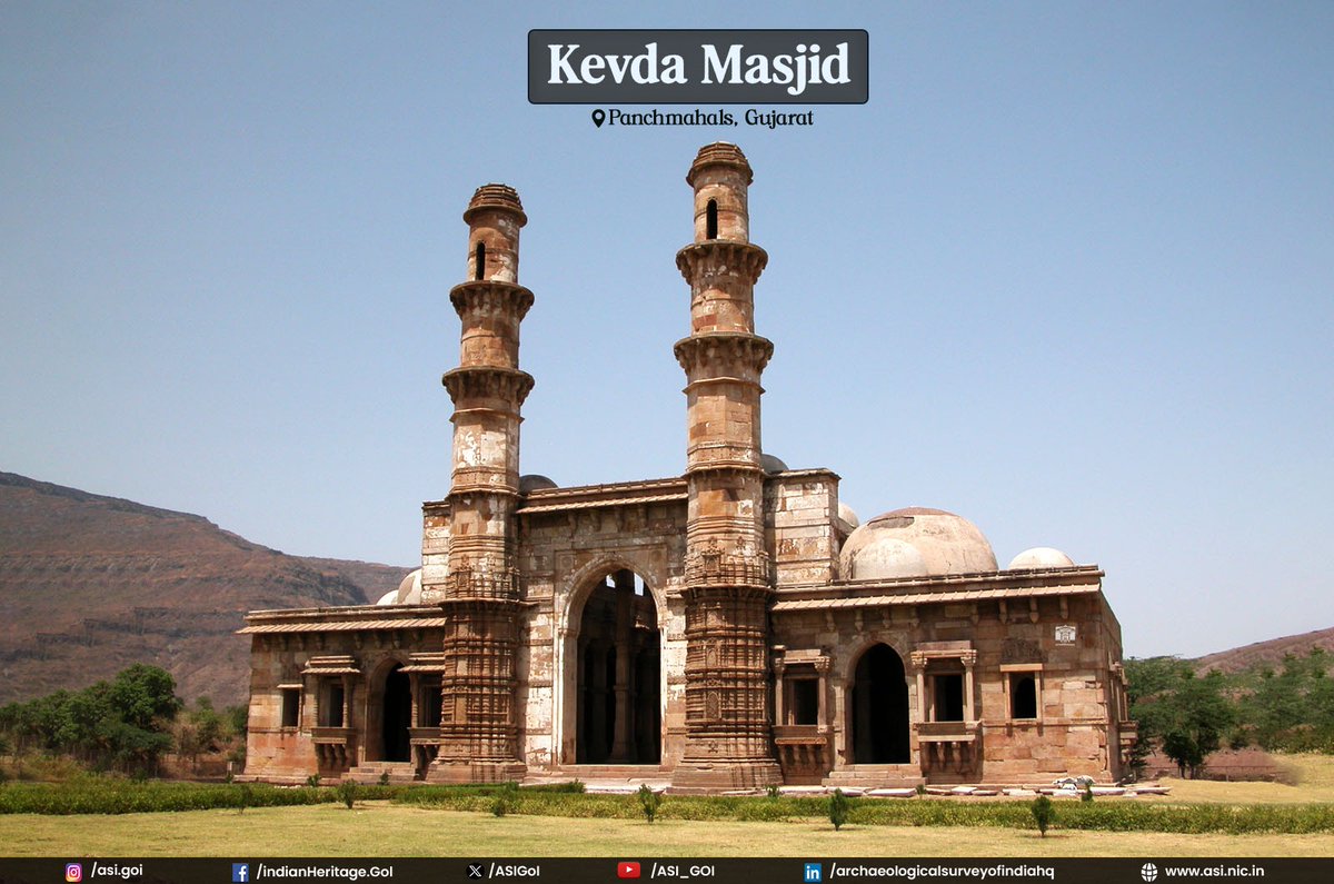 ASIGoI's tweet photo. Located at Champaner, in the Panchmahals district of Gujarat, Kevda Masjid is rectangular in plan with a double-storeyed prayer hall.

Stylistically, it can be dated to the period of Mehmud Begda in the 16th century CE.

Architecturally, the two minarets on either side of the central arched entrance are beautifully carved, and the niches are filled with floral and geometrical designs. The windows, provided with pillared balconies, are beautiful and exquisitely decorated. 

The complex also comprises a well, a tank for ablution, and a few ruined brick structures.