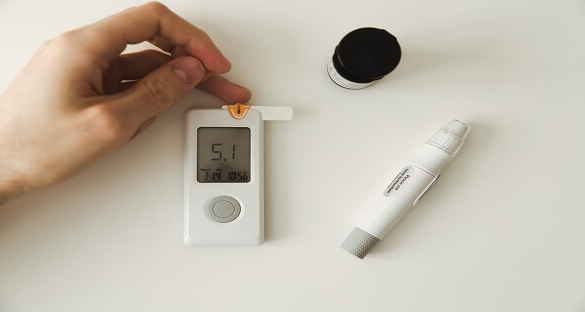 RichHealth4's tweet photo. If you are aiming for tight diabetes control, you need to monitor your blood glucose at least 4 times and perhaps 5 times a day. You should test before each meal and  before bedtime every day, and in the middle of the night (around 3 a.m.) at least once a week. https://t.co/83u9Piqjqw