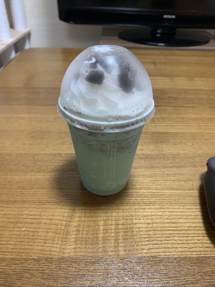 vg_in040649's tweet photo. チョコミント好きにはたまらん飲み物💕
うまし!!

今日は実家行って、お盆中に行けなかったお墓参りへ🙏
無事にお墓参りミッションを完遂したものの、体力は無事死亡😇

へとへとの身体にチョコミントを流し込み
輸血完了です✌️ https://t.co/OFdh1SabNM